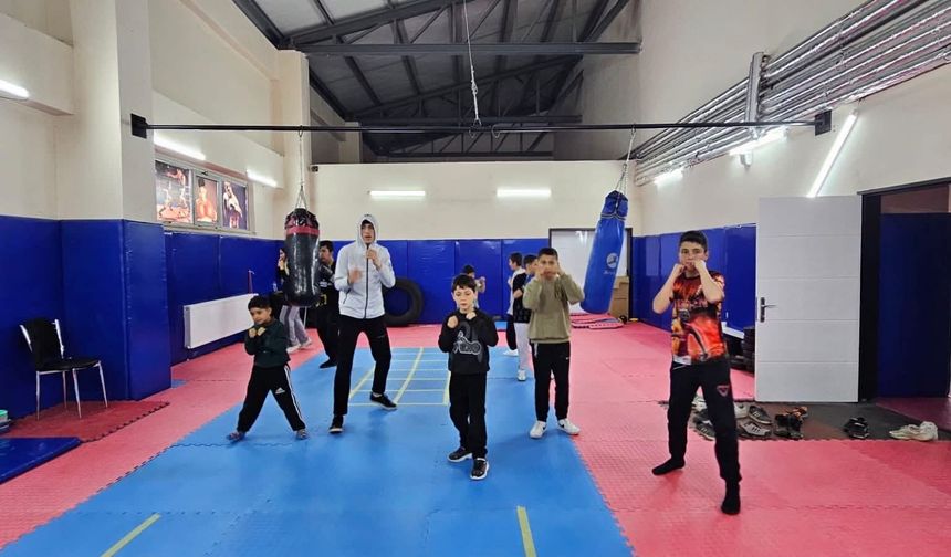 Muş'ta gençlerden boksa yoğun ilgi