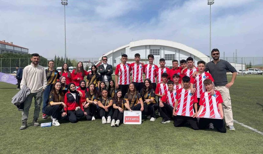 Pazarlar Spor Lisesi krikette Türkiye finallerinde