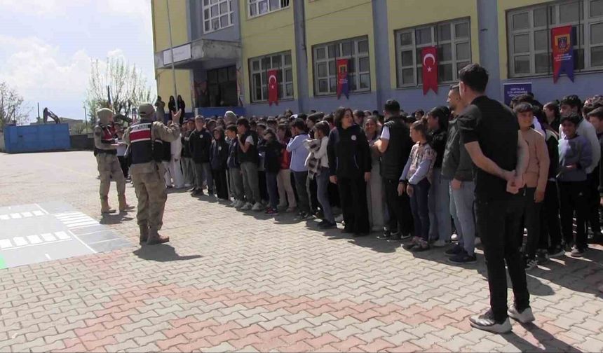 Siirt'te 'Çocuk Gelişsin Dünya Değişsin' Projesi