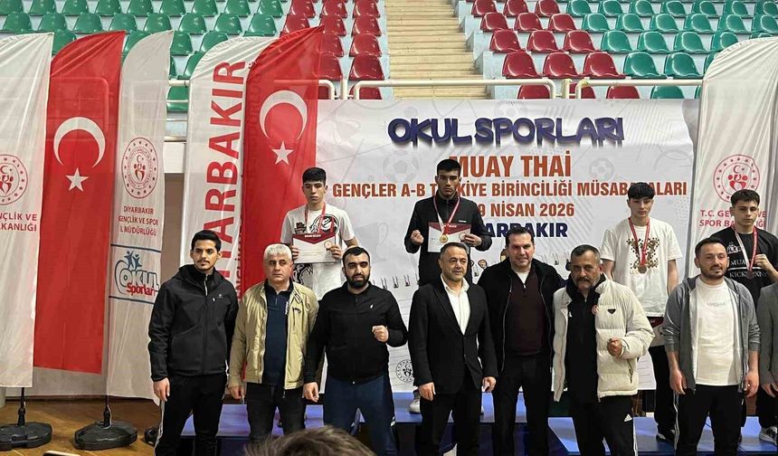 Siverekli sporcu Muay-Thai Türkiye Şampiyonası'nda ikinci oldu