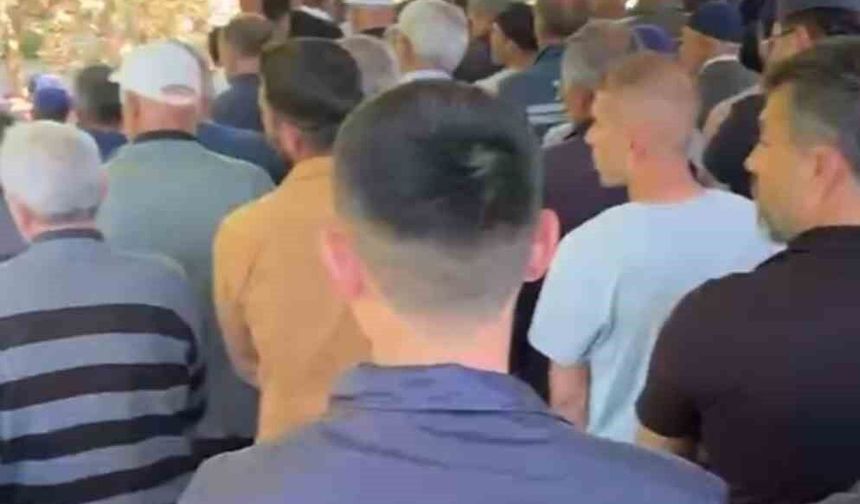 Sürücünün firar ettiği kazada hayatını kaybeden Zehra, son yolculuğuna uğurlandı