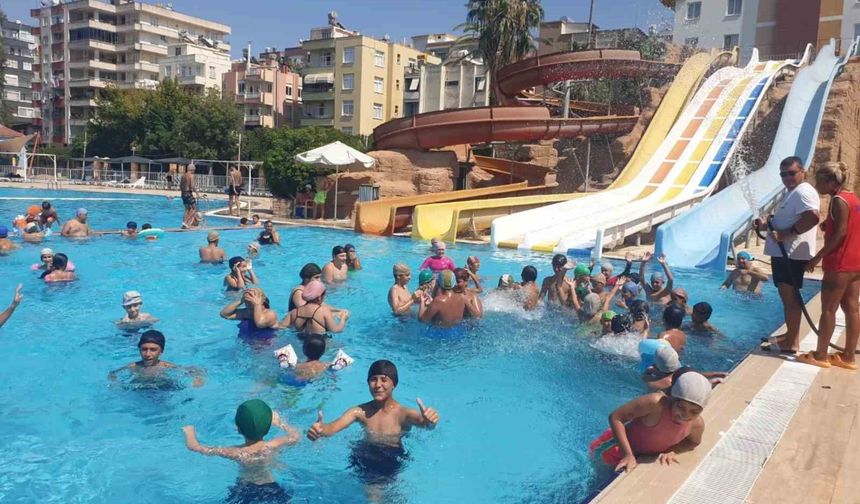 Tarsus'ta çocuklara güvenli yüzme imkanı sağlayan proje BELFOR'da seçildi