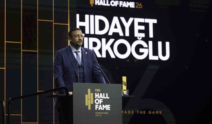 TBF Başkanı Hidayet Türkoğlu, FIBA Hall of Fame 2026 ödülünü aldı