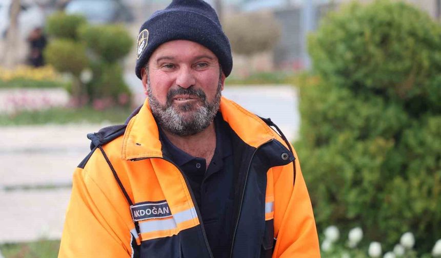 Temizlik işçisinden örnek davranış: 150 bin TL'lik altını sahibine ulaştırdı