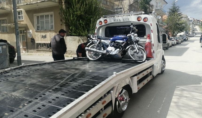 Trafik denetiminde 2 motosiklet sürücüsüne 254 bin TL ceza