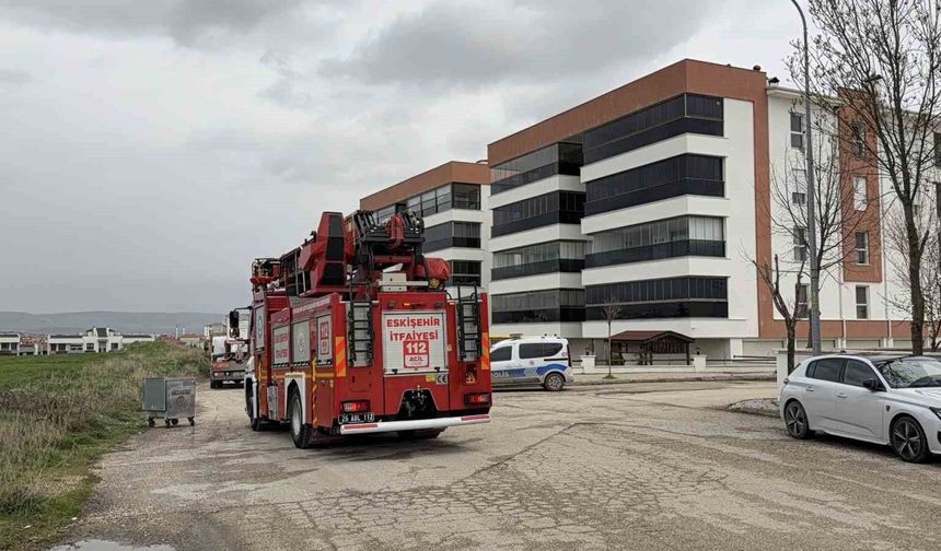Ütü kaynaklı yangın ekipleri harekete geçirdi