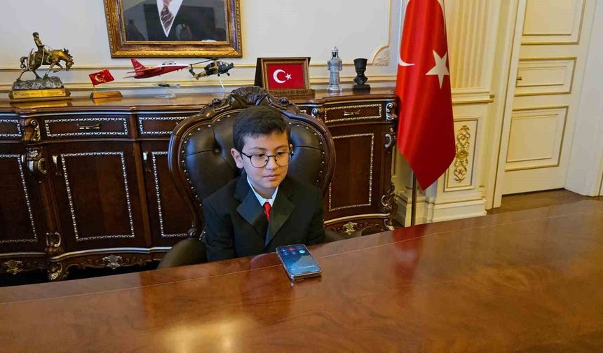 Vali koltuğuna oturdu, ilk talimatı okul güvenliği oldu