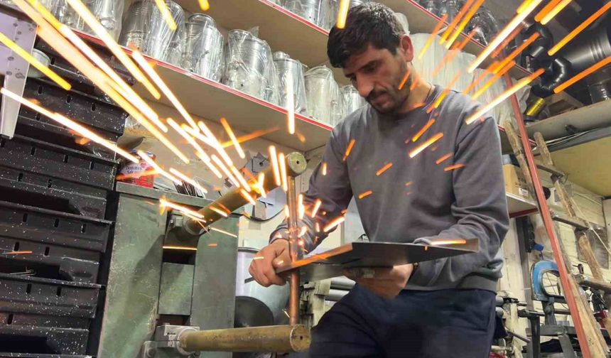 Van'da kışın uzaması semaver ve mangal sezonunu geciktirdi