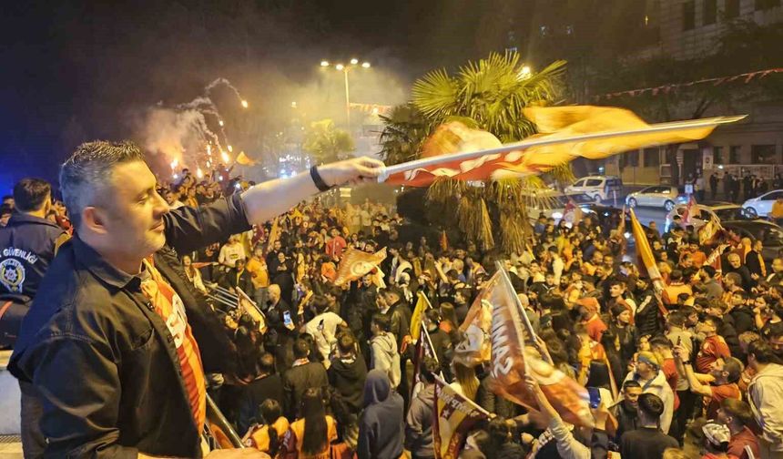 45 günlük Sare bebek, Galatasaray'ın şampiyonluk kutlamasında
