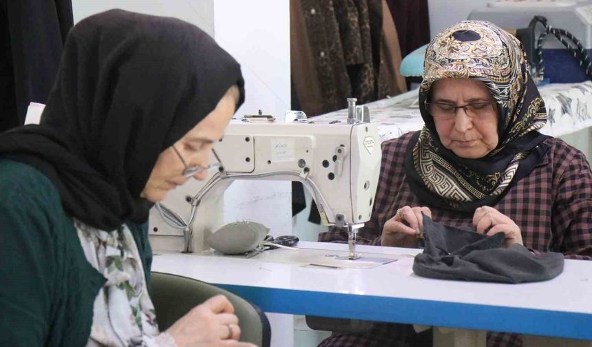 65 yaşındaki Remziye teyzenin 'sınıfta kalma' azmi