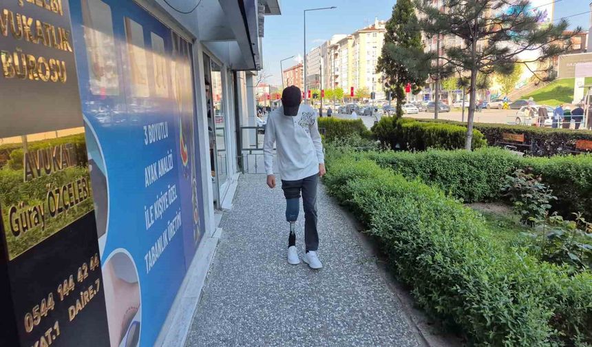 Bacağını kaybeden 15 yaşındaki çocuk, hayırseverler sayesinde özgürlüğüne kavuştu
