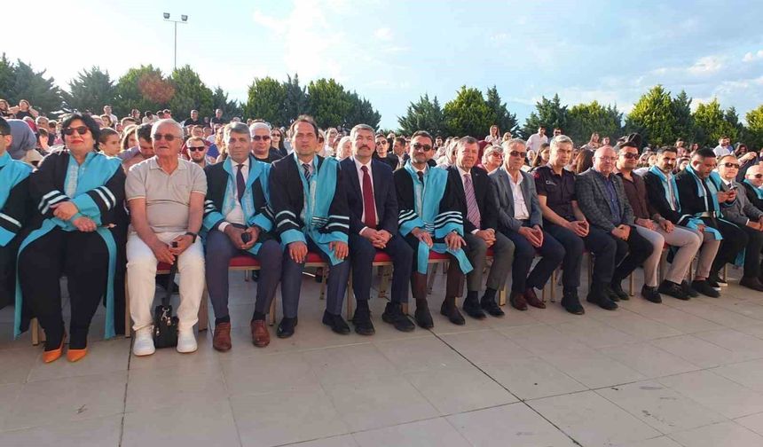 Balıkesir'de Uygulamalı Bilimler Fakültesi ilk mezunlarını verdi