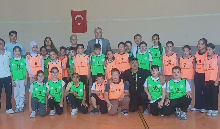 Burhaniye'de Geleneksel Çocuk Oyunları etkinliği başladı
