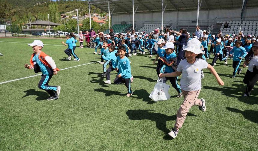 Çameli'nde 'Cittaslow Çocuk Şenliği' renkli görüntülere sahne oldu