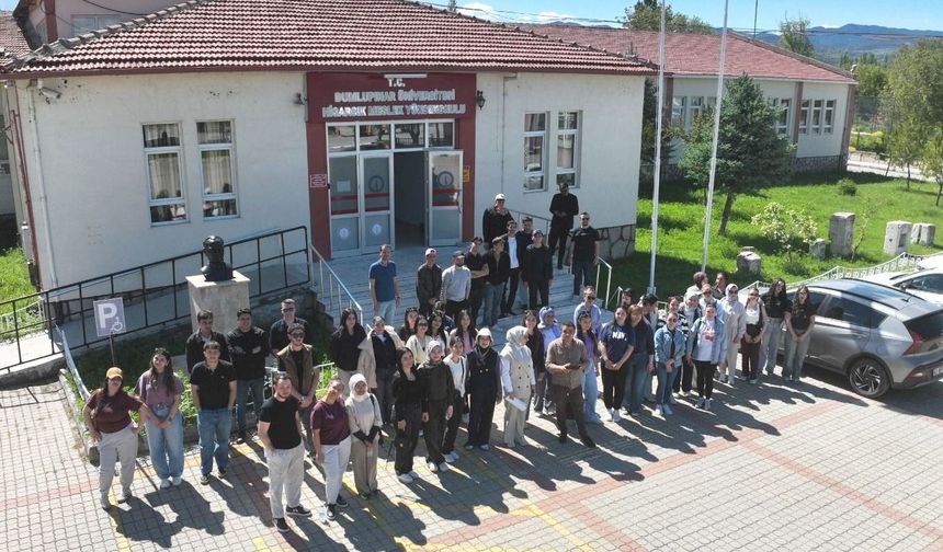 Hisarcık'ta 'Ölçme Aletlerinin Kullanımı ve Drone ile Harita Uygulaması' konulu konferans verildi