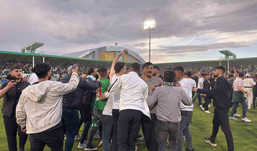 Iğdır'da Amed Sportif Faaliyler taraftarının şampiyonluk coşkusu