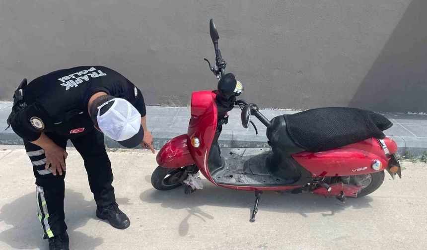 Karaman'da elektrikli bisiklet devrildi: 1'i ağır 2 yaralı