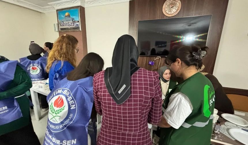 Kars'ta Yeşilay gönüllülerinden renkli atölye etkinliği