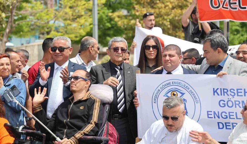 Kırşehir'de engelli bireyler için sessiz yürüyüş düzenlendi