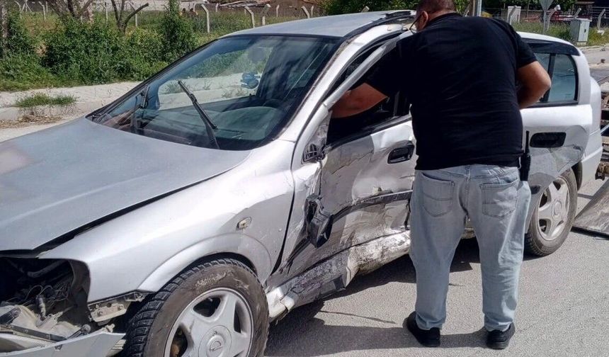 Konya'da iki otomobil çarpıştı: 5 yaralı