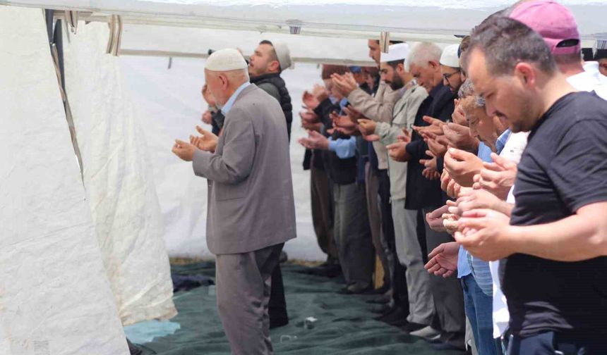 Kuraklıkla anılan Karapınar'da yağışlar için şükür duası