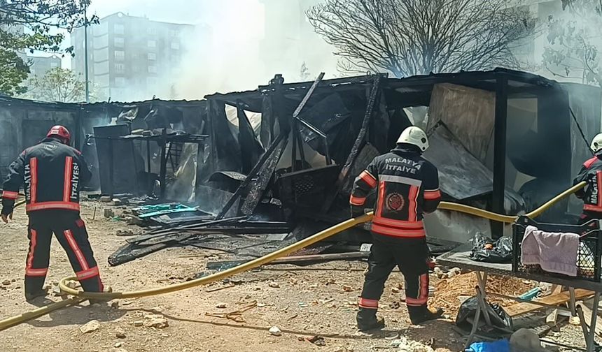 Malatya'da şantiyede korkutan yangın