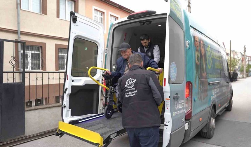 Melikgazi'de engeller sevgiyle aşılıyor