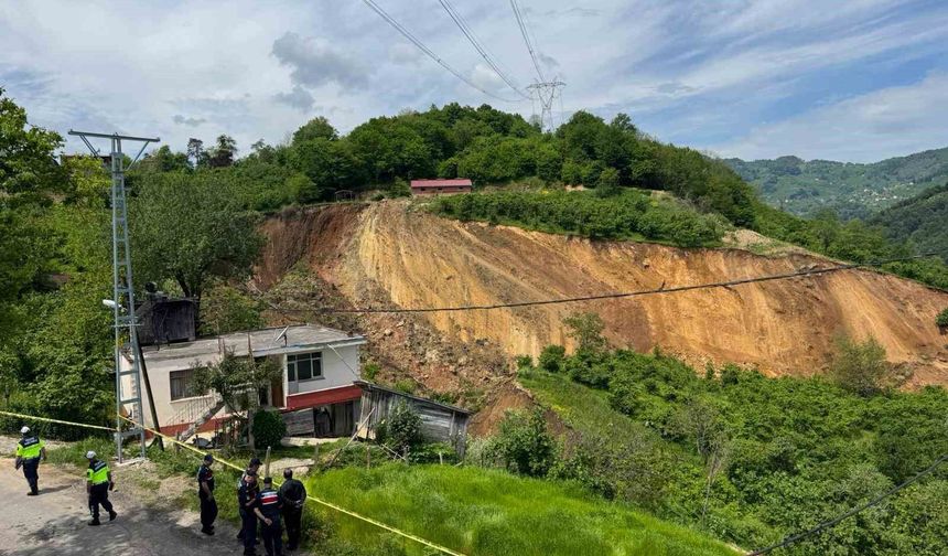 Ordu'da heyelan: O anlar kamerada