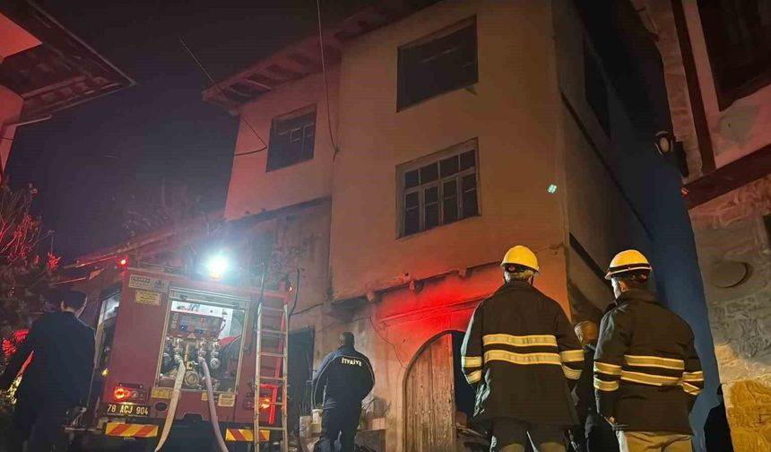 Safranbolu'da 2 katlı müstakil evde yangın paniği