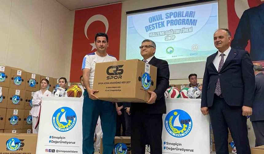 Sinop'ta spor malzemeleri törenle dağıtıldı