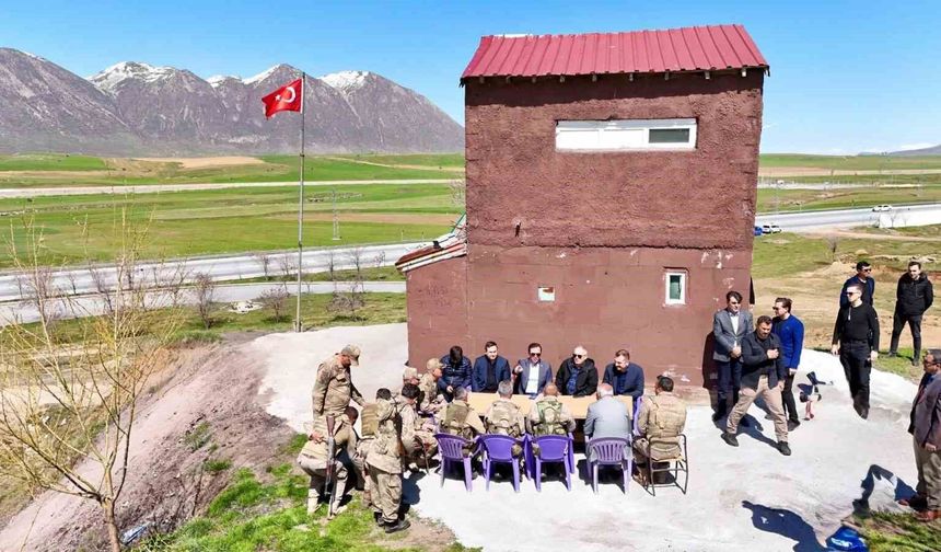 Vali Karakaya'dan güvenlik noktası ve hayvan bakımevine ziyaret