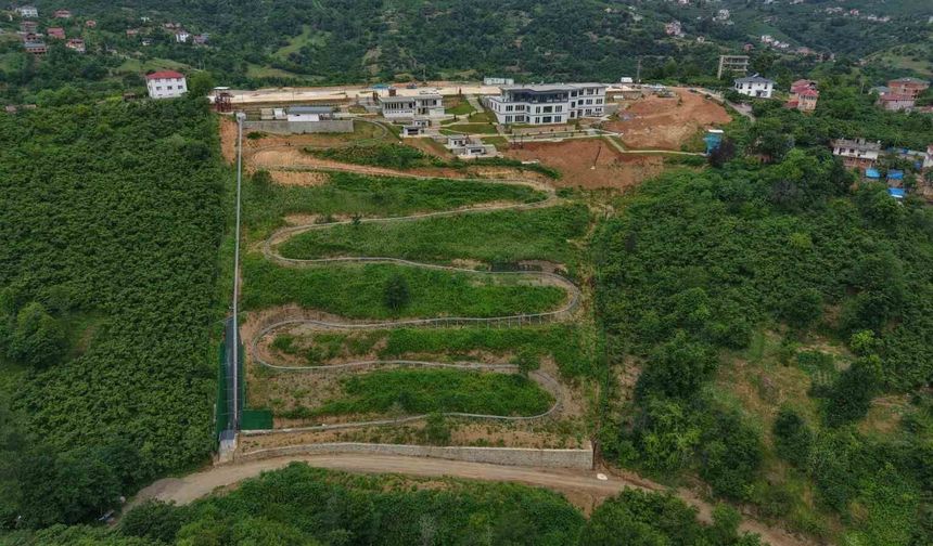 40 kilometre hız, 850 metrelik parkur; Karadeniz'in en uzun dağ kızağı Trabzon'da hizmete giriyor