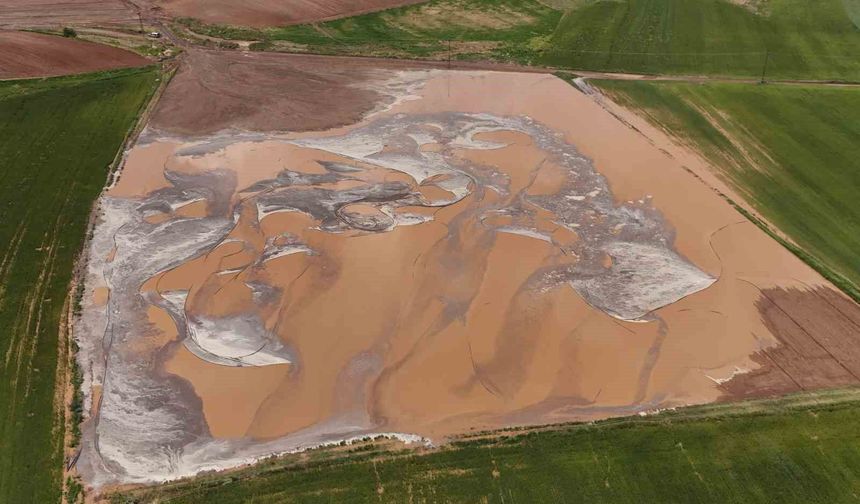 Ahlat'ta sel tarım arazilerine zarar verdi