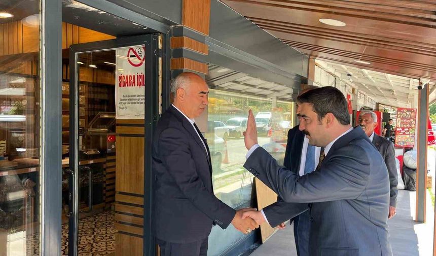 Arpaçay Kaymakamı Muhammed Burak Akköz vatandaşlarla vedalaştı