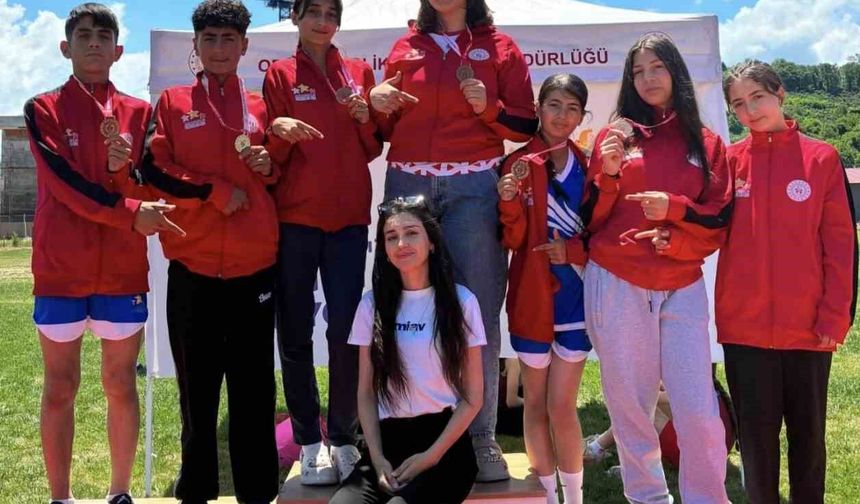 Aşkaleli sporcular Ordu'da Türkiye yarı finallerine yükseldi