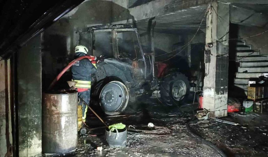 Bafra'da sanayi sitesinde korkutan yangın: İş yerinde büyük hasar