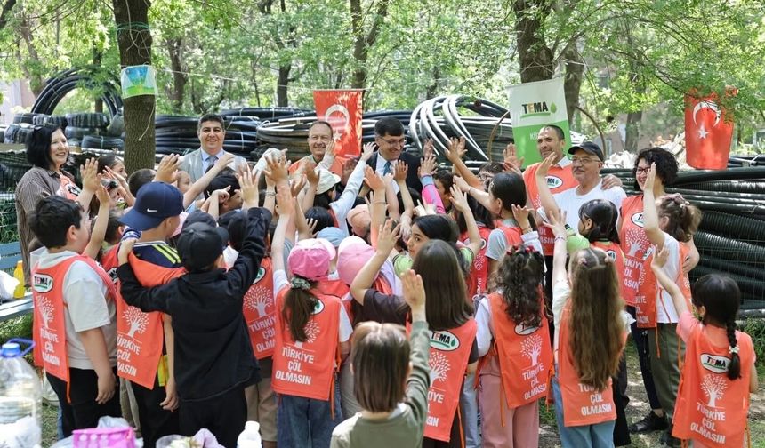 Başkan Kahveci, TEMA Vakfı Uygulama Bahçesi'nde öğrencilerle buluştu