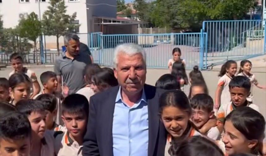 Başkan Karamehmetoğlu'ndan eğitime destek