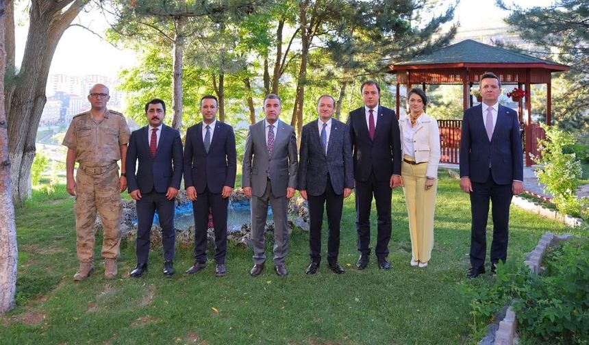 Bayburt'ta tayini çıkan mülki idare amirleri için veda programı düzenlendi