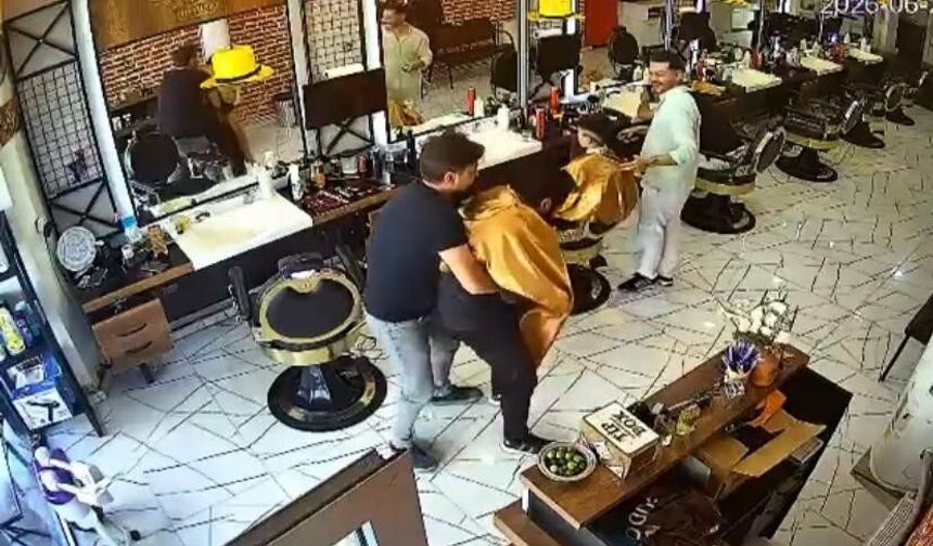Boğazına kaçan erik parçası heimlich manevrasıyla çıkarıldı