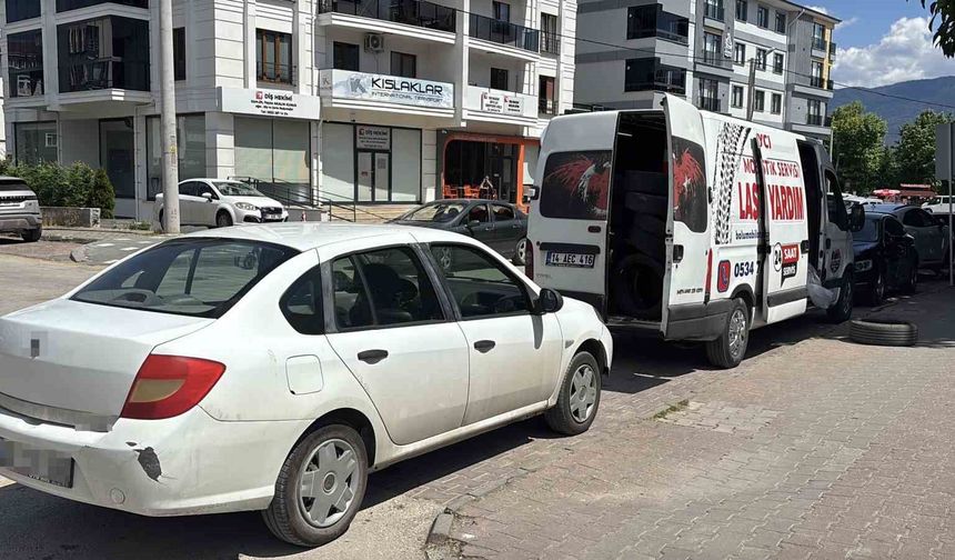 Bolu'da onlarca sürücü 'alışkanlık' kurbanı oldu: 20'ye yakın aracın lastiği patladı