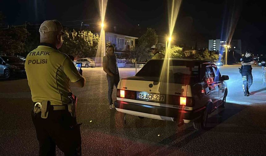 Burdur'da abartı egzoz kullanılan 2 araç trafikten men edildi