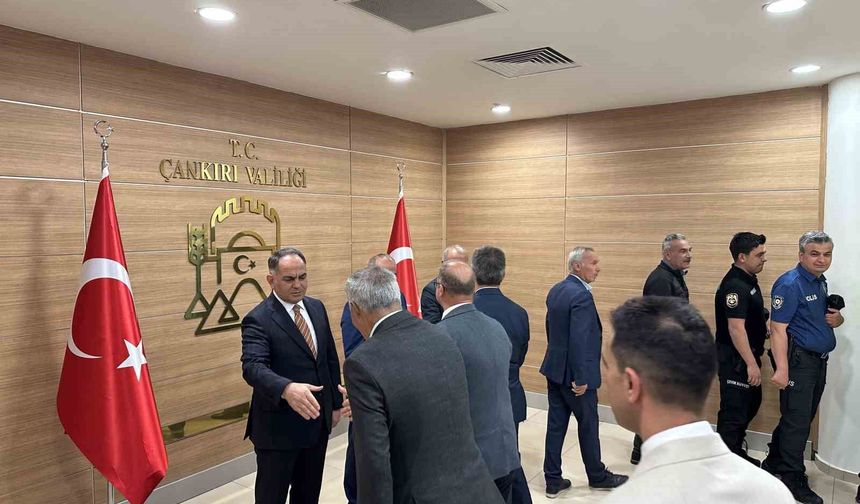 Çankırı'da protokol ile kamu personelleri bayramlaştı
