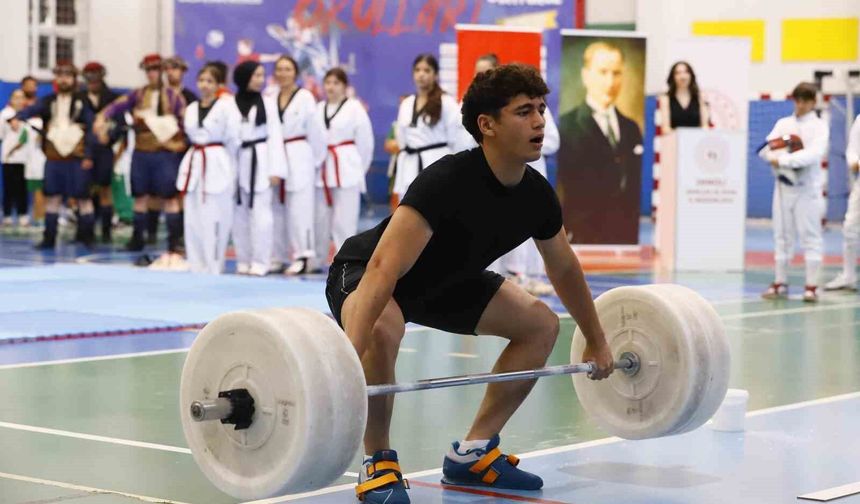 Denizli'de GSB Spor Okulları törenle açıldı