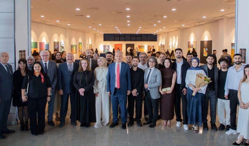 EBYÜ'de mezuniyet sergisi sanatseverlerle buluştu