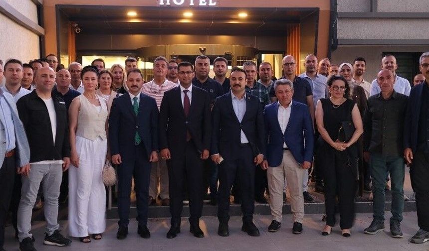 Erzincan Adliyesi'nde tayini çıkan başsavcı ve savcılara veda