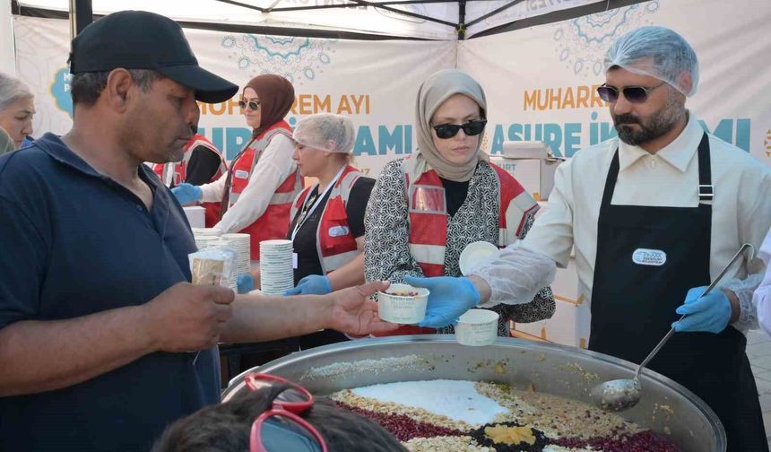 Esenyurt Belediyesinden muharrem ayında 18 bin kişiye aşure ikramı