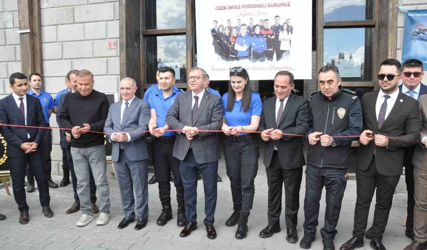Kars'ta Ceza İnfaz Kurumları eğitim sergisi açıldı