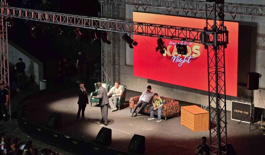 Komedyen Hayrettin, Karadeniz Ereğli'de kahkaha dolu gece yaşattı