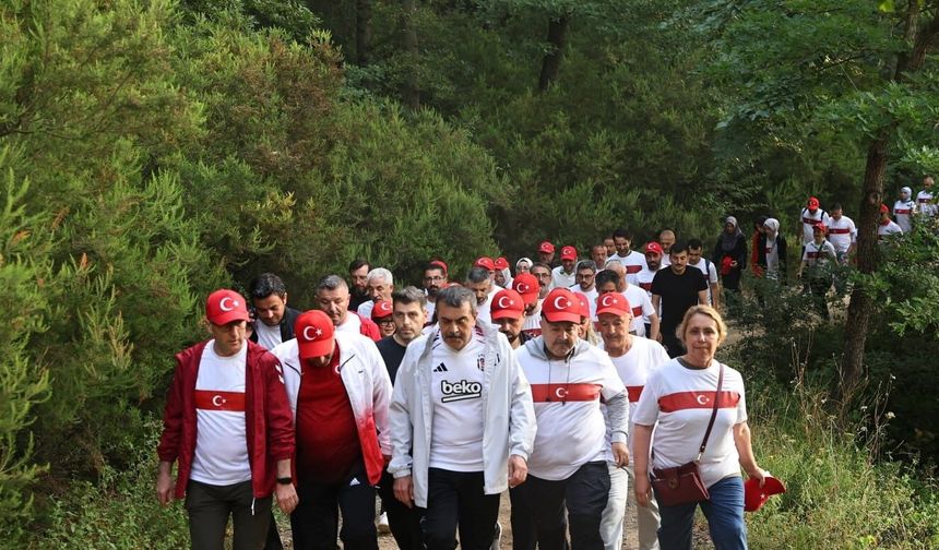 Milli Eğitim Bakanı Tekin, Sakarya'da 'Huzur ve kardeşlik' yürüyüşüne katıldı